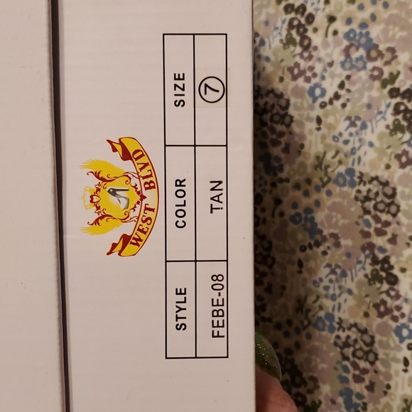 Women heels - Picture 3 of 3